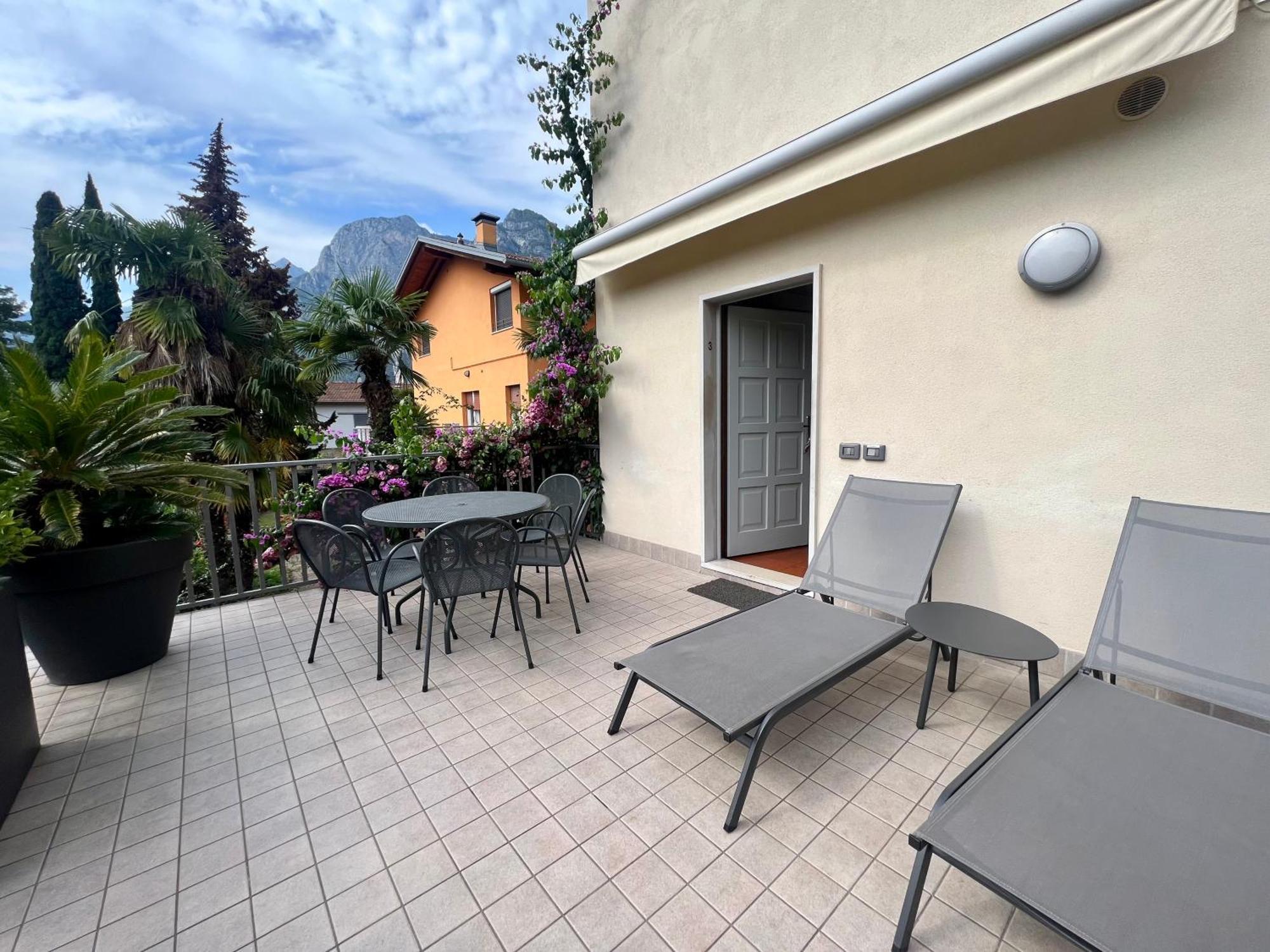Villa Phoenix - Lake Apartments Riva del Garda Exterior foto