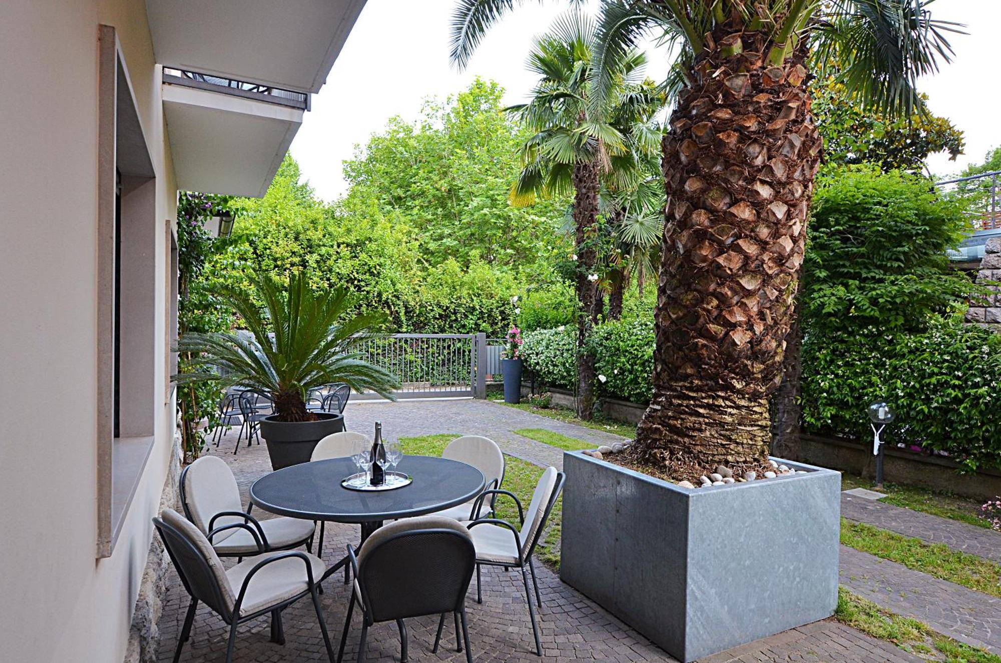 Villa Phoenix - Lake Apartments Riva del Garda Exterior foto